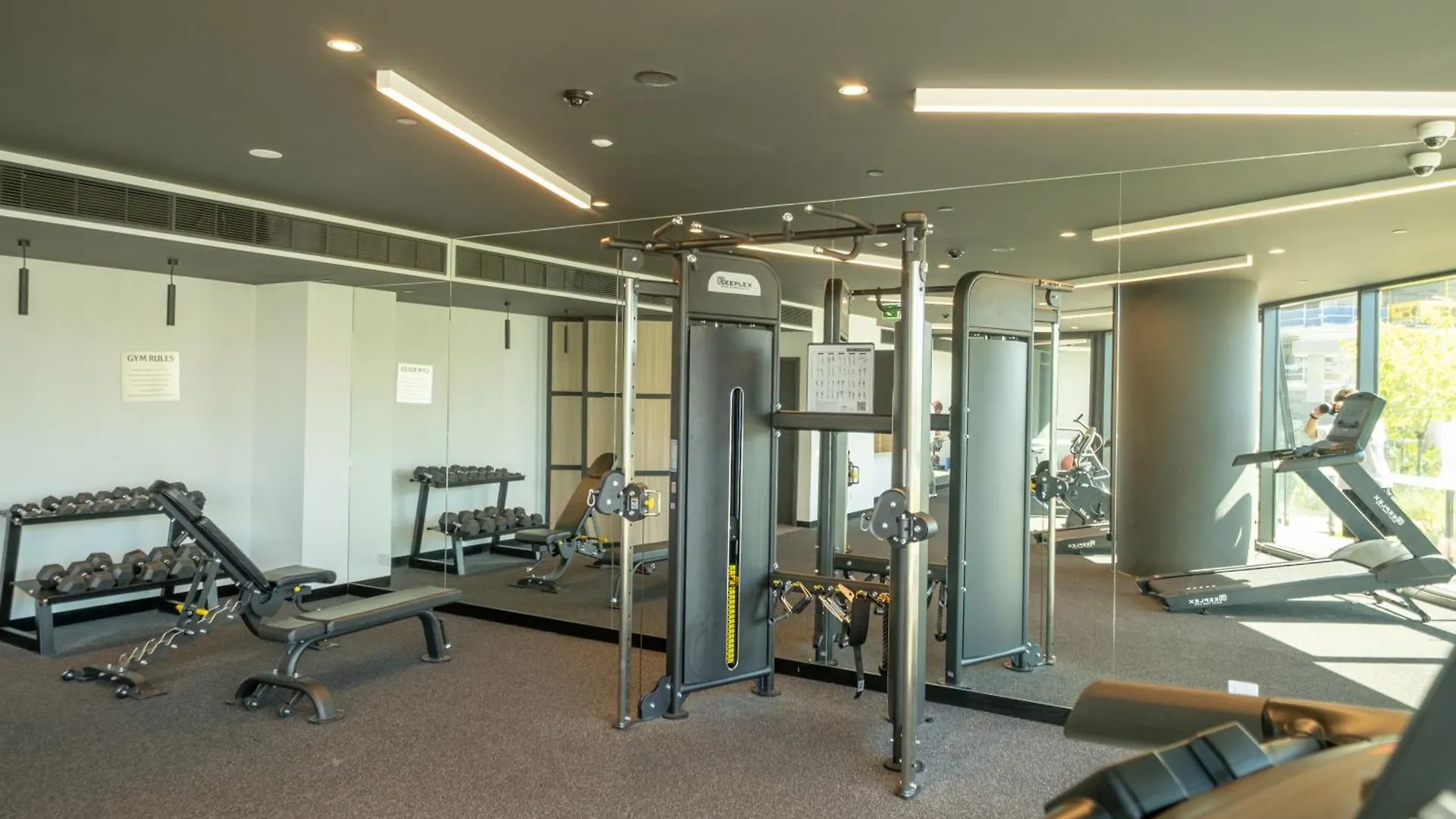 Luxury Downtown Apt - Sunset Views, Pool & Gym Perth
