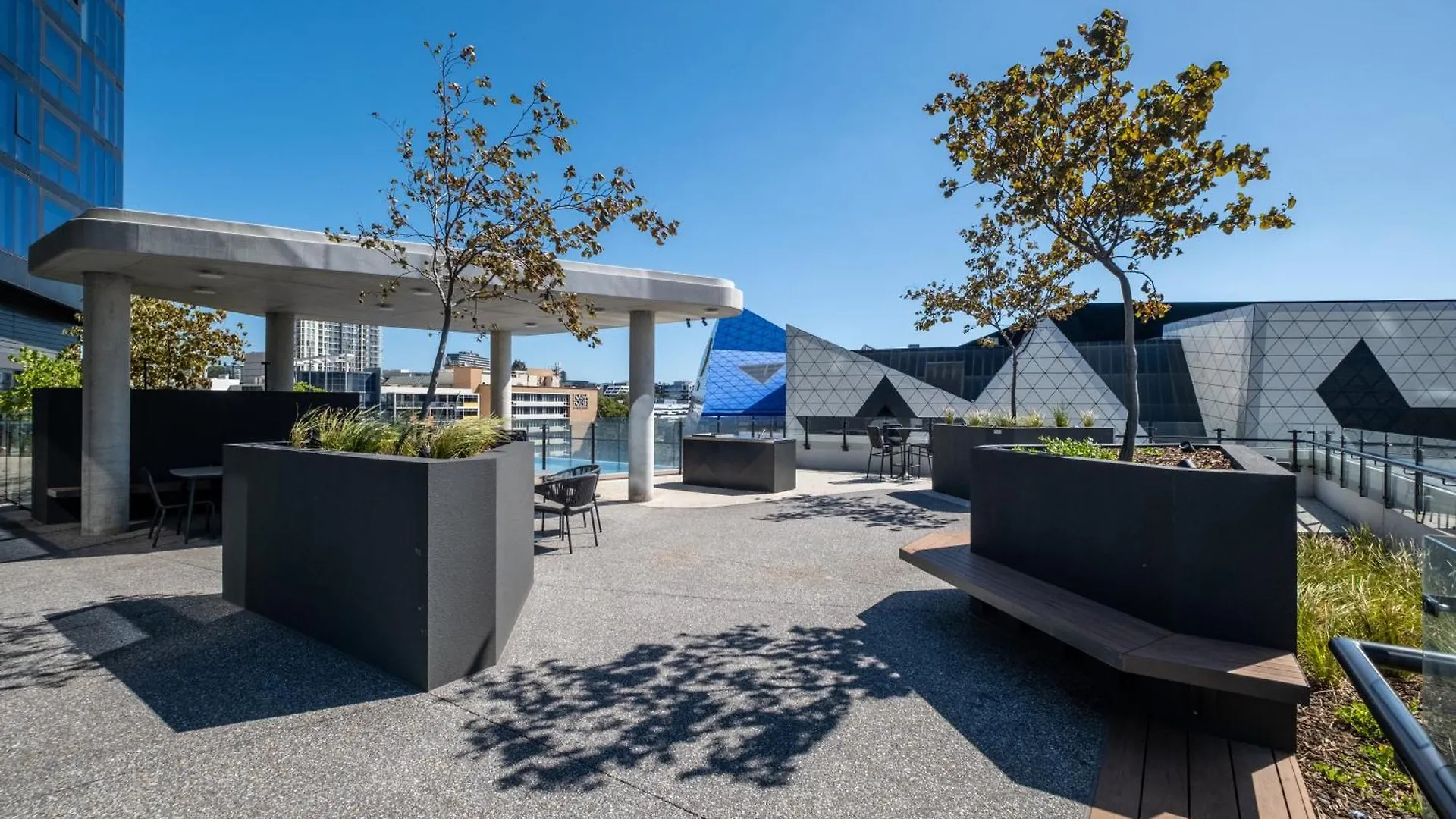 Apartment Luxury Downtown Apt - Sunset Views, Pool & Gym