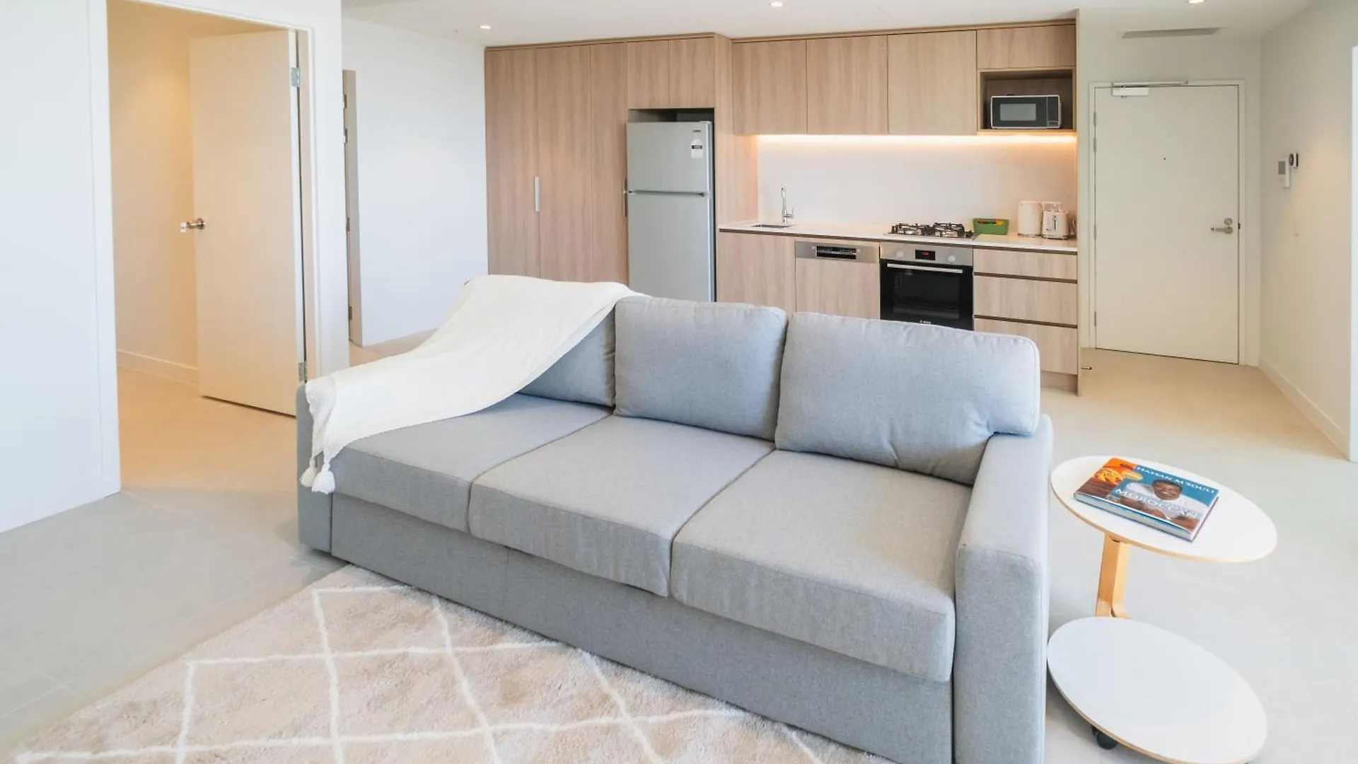 Luxury Downtown Apt - Sunset Views, Pool & Gym Apartment Perth